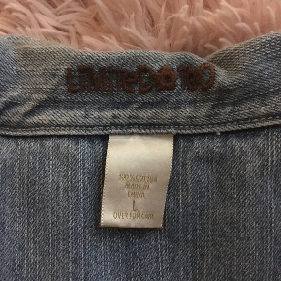 DISTRESSED BLUE DENIM COLLARED VEST W/ PAINT SPLATTER · SIZE L GIRLS, S/M WOMENS - Picture 5 of 6